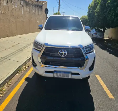 TOYOTA HILUX 2.8 D-4D TURBO DIESEL CD SRV 4X4 AUTOMÁTICO TOYOTA HILUX 2.8 D-4D TURBO DIESEL CD SRV 4X4 AUTOMÁTICO