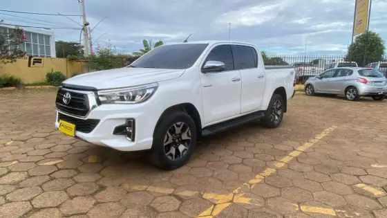 TOYOTA HILUX 2.8 SRX 4X4 CD 16V DIESEL 4P AUTOMÁTICO