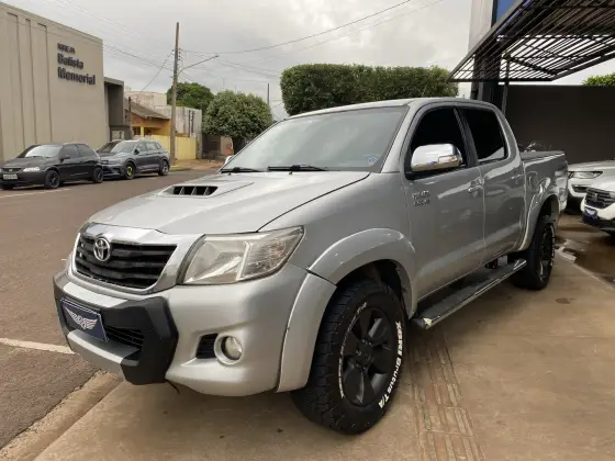 TOYOTA HILUX 3.0 SRV 4X4 CD 16V TURBO INTERCOOLER DIESEL 4P AUTOMÁTICO