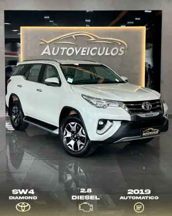 TOYOTA HILUX SW4 2.8 SRX DIAMOND 4X4 7 LUGARES 16V TURBO INTERCOOLER DIESEL 4P AUTOMÁTICO TOYOTA HILUX SW4 2.8 SRX DIAMOND 4X4 7 LUGARES 16V TURBO INTERCOOLER DIESEL 4P AUTOMÁTICO