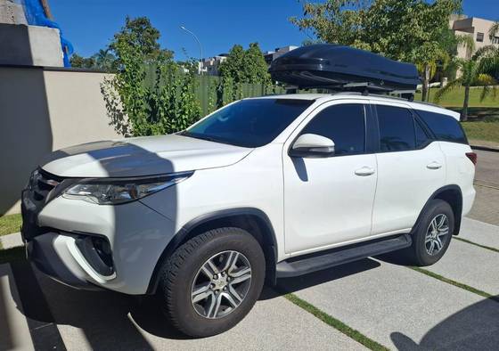TOYOTA HILUX SW4 2.7 SR 7 LUGARES 4X2 16V FLEX 4P AUTOMÁTICO