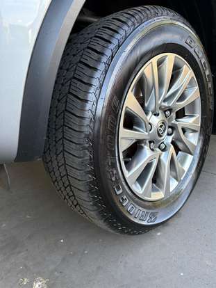 TOYOTA-HILUX SW4-2.8 D-4D TURBO DIESEL SRX 4X4 AUTOMÁTICO TOYOTA-HILUX SW4-2020