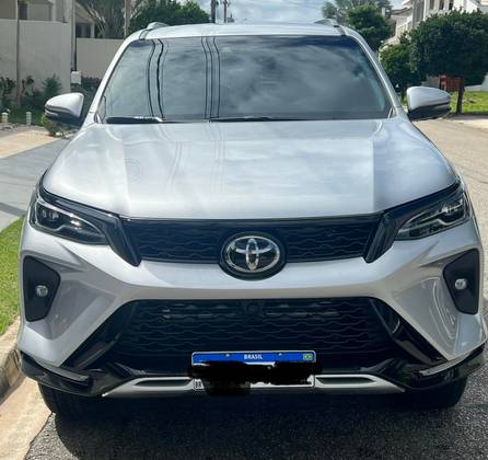 TOYOTA HILUX SW4 2.8 D-4D TURBO DIESEL SRX PLATINUM 7L 4X4 AUTOMÁTICO