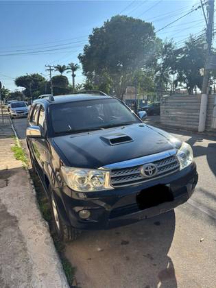 TOYOTA HILUX SW4 3.0 SRV 4X4 7 LUGARES 16V TURBO INTERCOOLER DIESEL 4P AUTOMÁTICO