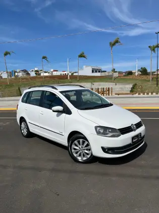 VOLKSWAGEN FOX 1.6 MI 8V FLEX 4P MANUAL VOLKSWAGEN FOX 1.6 MI 8V FLEX 4P MANUAL