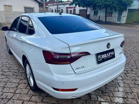 VOLKSWAGEN-JETTA-2019