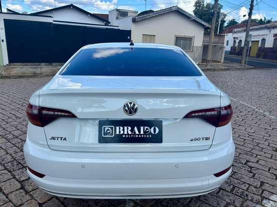 VOLKSWAGEN-JETTA-2019