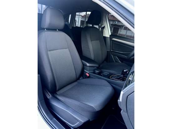 VOLKSWAGEN-JETTA-2019