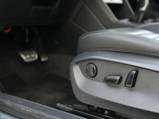 /en/city/cate-car-used-car/volkswagen-taos-2023-1-4-250-tsi-total-flex-highline-automatic-48213639751141376/-20