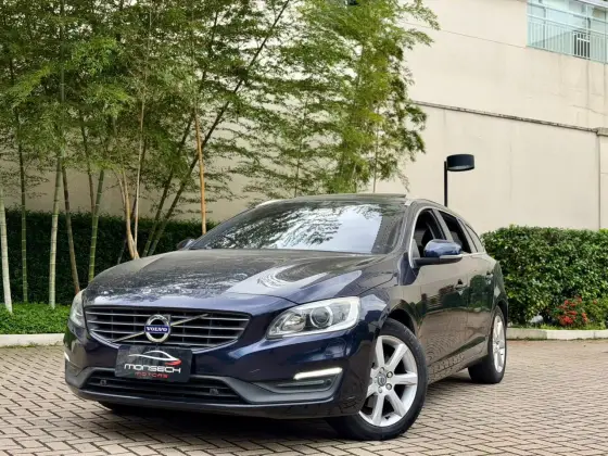 VOLVO V60 2.0 T4 MOMENTUM GASOLINA 4P AUTOMÁTICO
