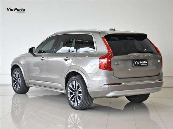 VOLVO-XC90-2022