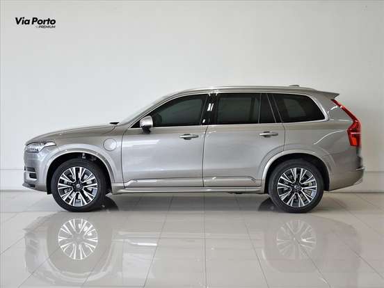 VOLVO-XC90-2022