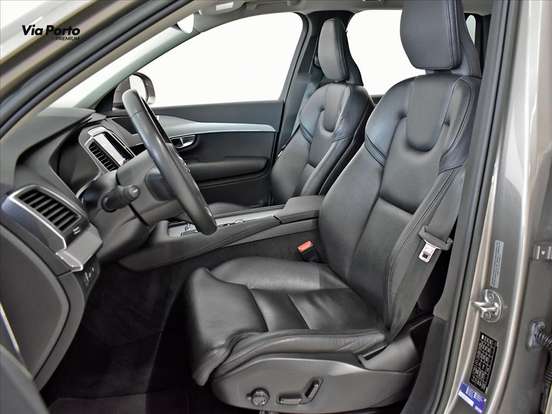 VOLVO-XC90-2022
