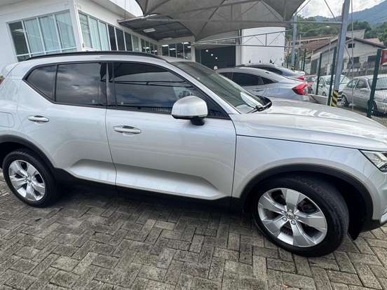 VOLVO-XC40-2.0 T4 GASOLINA GEARTRONIC VOLVO-XC40-2018