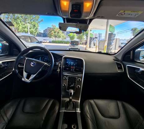 VOLVO-XC60-2014
