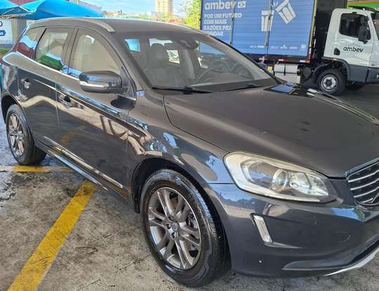 VOLVO-XC60-2014
