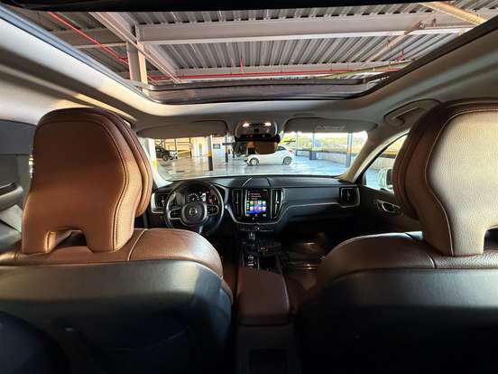 VOLVO-XC60-2.0 T5 GASOLINA MOMENTUM AWD GEARTRONIC VOLVO-XC60-2018