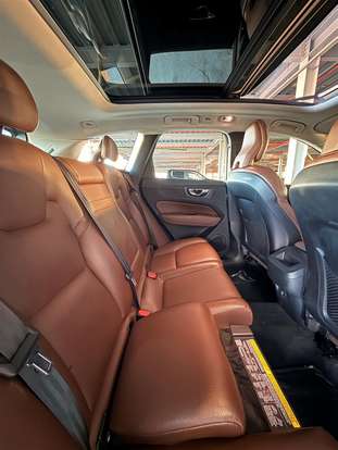 VOLVO-XC60-2.0 T5 GASOLINA MOMENTUM AWD GEARTRONIC VOLVO-XC60-2018
