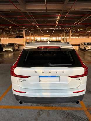 VOLVO-XC60-2018