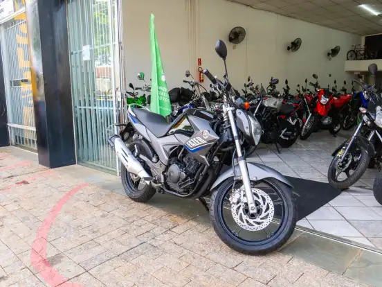 YAMAHA-FAZER 250IE LIMITED EDITION YAMAHA-FAZER 250IE LIMITED EDITION-2012