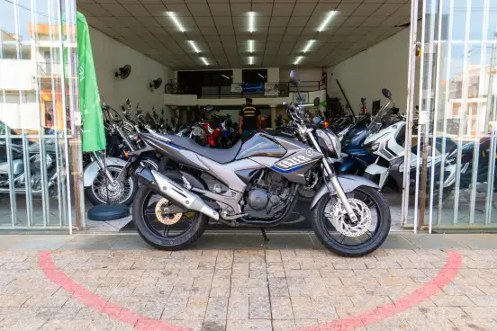 YAMAHA-FAZER 250IE LIMITED EDITION-2012