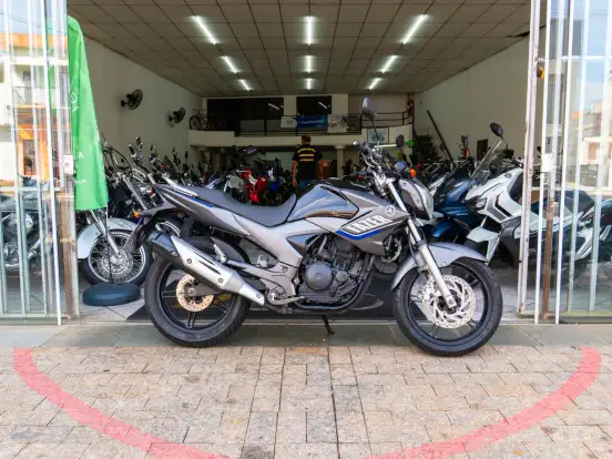 YAMAHA-FAZER 250IE LIMITED EDITION YAMAHA-FAZER 250IE LIMITED EDITION-2012