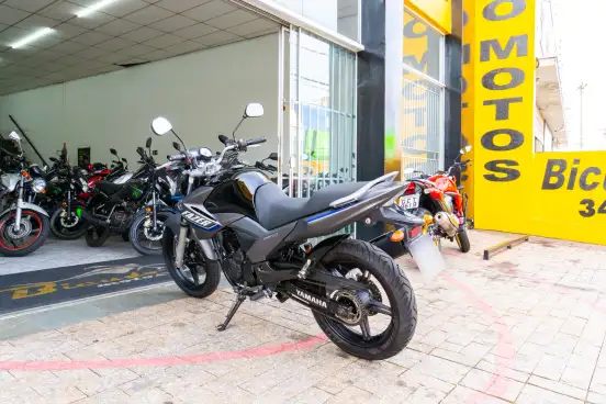 YAMAHA-FAZER 250IE LIMITED EDITION YAMAHA-FAZER 250IE LIMITED EDITION-2012