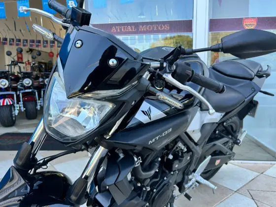 YAMAHA MT-03 