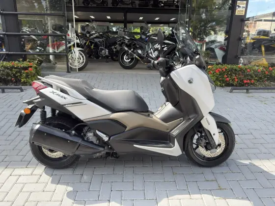 YAMAHA XMAX 250 CONNECTED ABS 