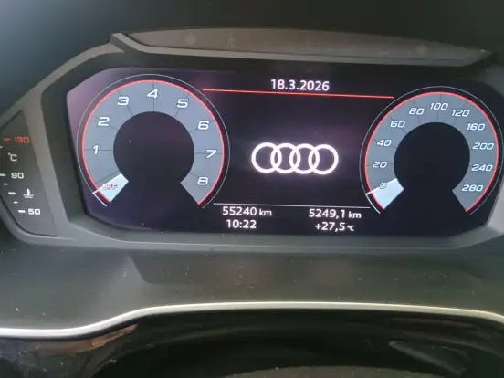 AUDI-Q3-2021