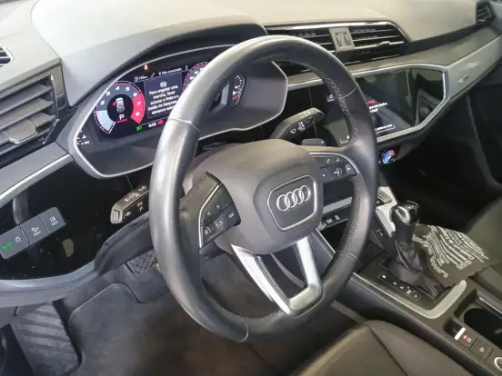 AUDI-Q3-2021