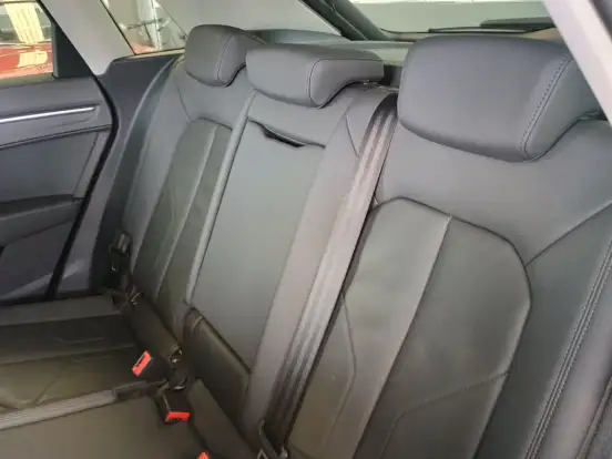AUDI-Q3-2021