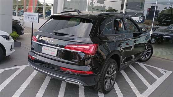 AUDI-Q5-2023