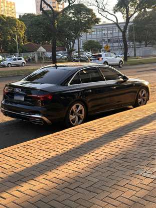 AUDI-A4-2021