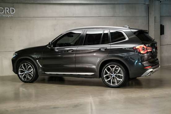BMW-X3-2022