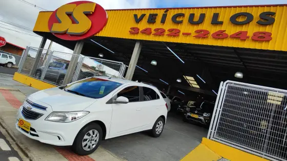 CHEVROLET ONIX 1.0 MPFI LT 8V FLEX 4P MANUAL CHEVROLET ONIX 1.0 MPFI LT 8V FLEX 4P MANUAL