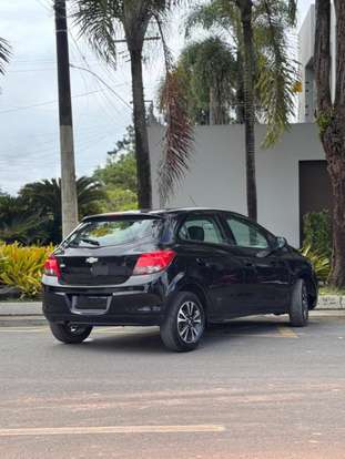 CHEVROLET-ONIX-2015