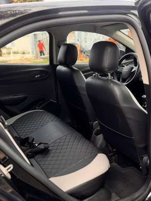 CHEVROLET-ONIX-2015