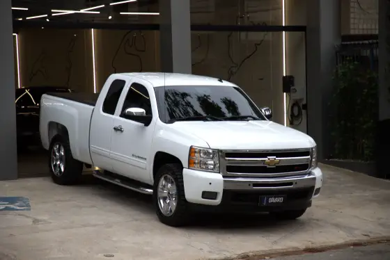 CHEVROLET SILVERADO 4.8 1500 LT 4X4 CD V8 FLEX 4P AUTOMÁTICO CHEVROLET SILVERADO 4.8 1500 LT 4X4 CD V8 FLEX 4P AUTOMÁTICO