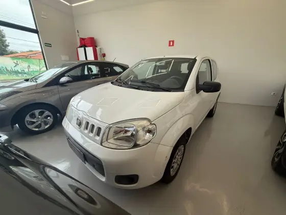 FIAT UNO 1.0 EVO VIVACE 8V FLEX 2P MANUAL FIAT UNO 1.0 EVO VIVACE 8V FLEX 2P MANUAL