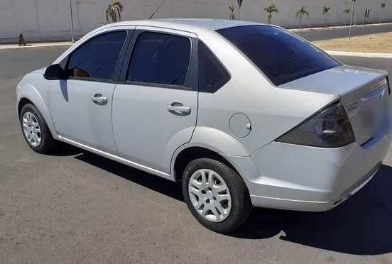 FORD-FIESTA-2014