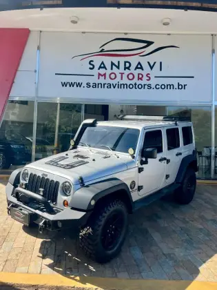 JEEP WRANGLER 3.8 UNLIMITED SAHARA 4X4 V6 12V GASOLINA 4P AUTOMÁTICO