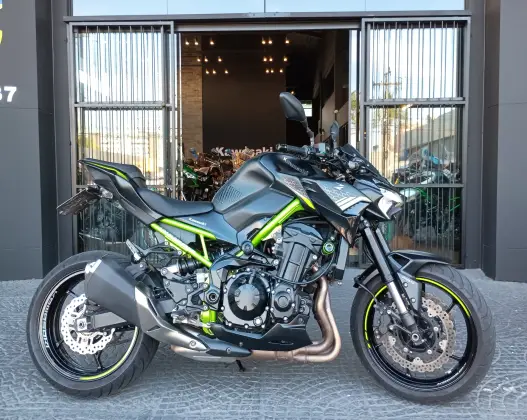 KAWASAKI Z900 