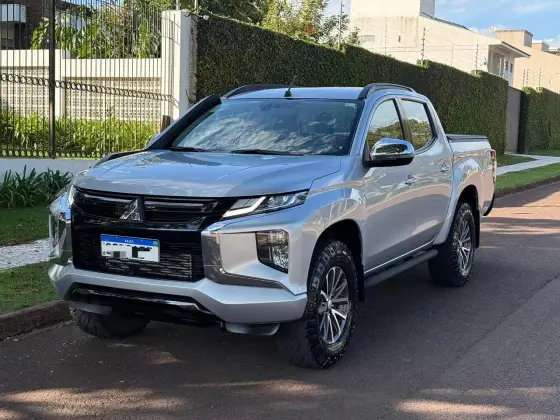 MITSUBISHI L200 TRITON 2.4 16V TURBO DIESEL SPORT HPE CD 4P 4X4 AUTOMÁTICO
