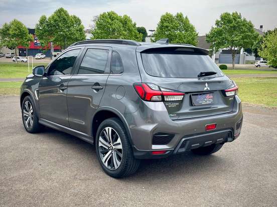 MITSUBISHI-OUTLANDER-2020