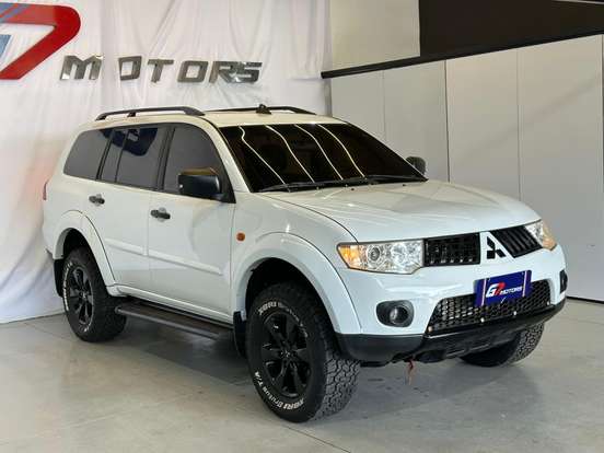 MITSUBISHI-PAJERO DAKAR-3.2 HPE 4X4 7 LUGARES 16V TURBO INTERCOOLER DIESEL 4P AUTOMÁTICO MITSUBISHI-PAJERO DAKAR-2013