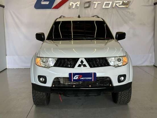 MITSUBISHI-PAJERO DAKAR-3.2 HPE 4X4 7 LUGARES 16V TURBO INTERCOOLER DIESEL 4P AUTOMÁTICO MITSUBISHI-PAJERO DAKAR-2013