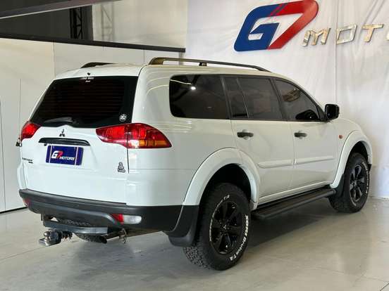 MITSUBISHI-PAJERO DAKAR-3.2 HPE 4X4 7 LUGARES 16V TURBO INTERCOOLER DIESEL 4P AUTOMÁTICO MITSUBISHI-PAJERO DAKAR-2013