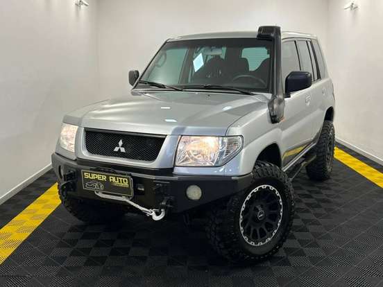 MITSUBISHI-PAJERO TR4-2004