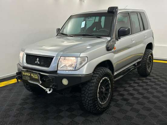 MITSUBISHI-PAJERO TR4-2004